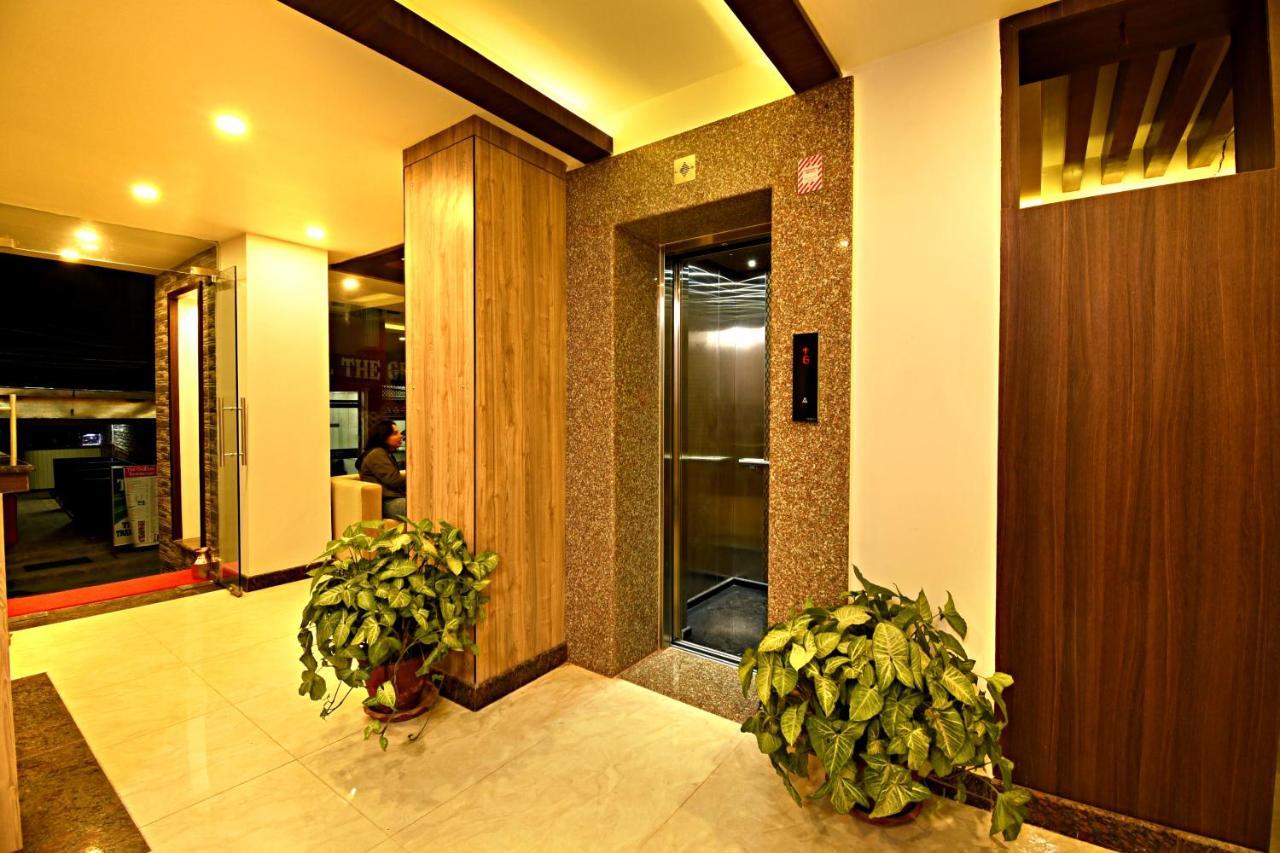 The Milestone Hotel Catmandu Exterior foto